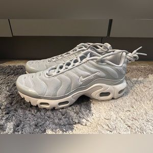 Nike AIR MAX PLUS  'AURA WHITE' (sz. 6.5)